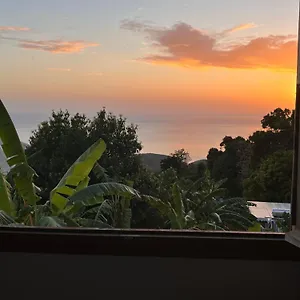Karata T3 Avec Et Vue Sur Basse-terre Appartement